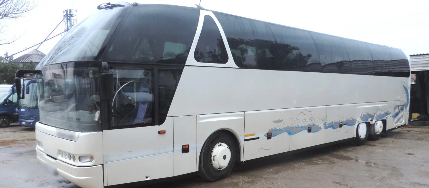 Λεωφορεία γεμάτα αλλοδαπούς μετανάστες φτάνουν στη Σιντική Σερρών - Κατατέθηκαν οι ΠΝΠ για τις επιτάξεις ακινήτων